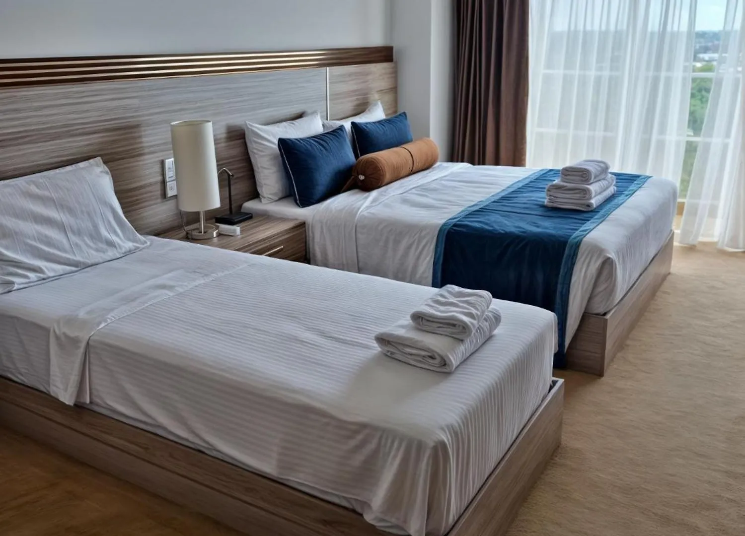 Ocean Breeze Sea View Luxury Apartments Negombo