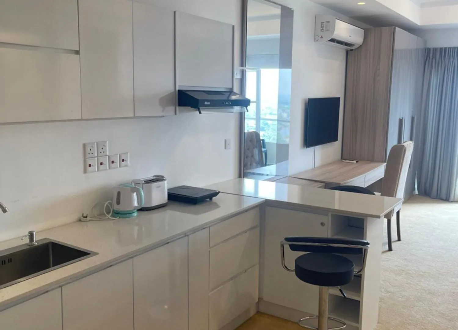 Ocean Breeze Sea View Luxury Apartments Negombo 0*,  Sri Lanka