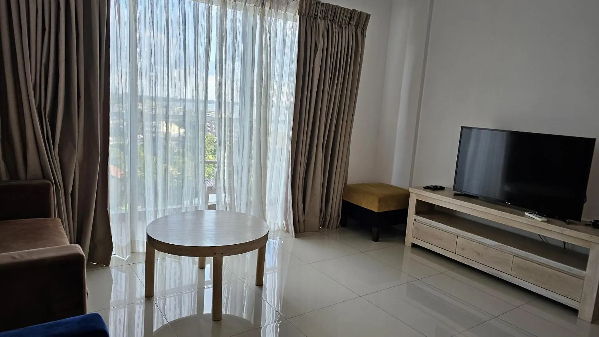 Ocean Breeze Sea View Luxury Apartments Negombo