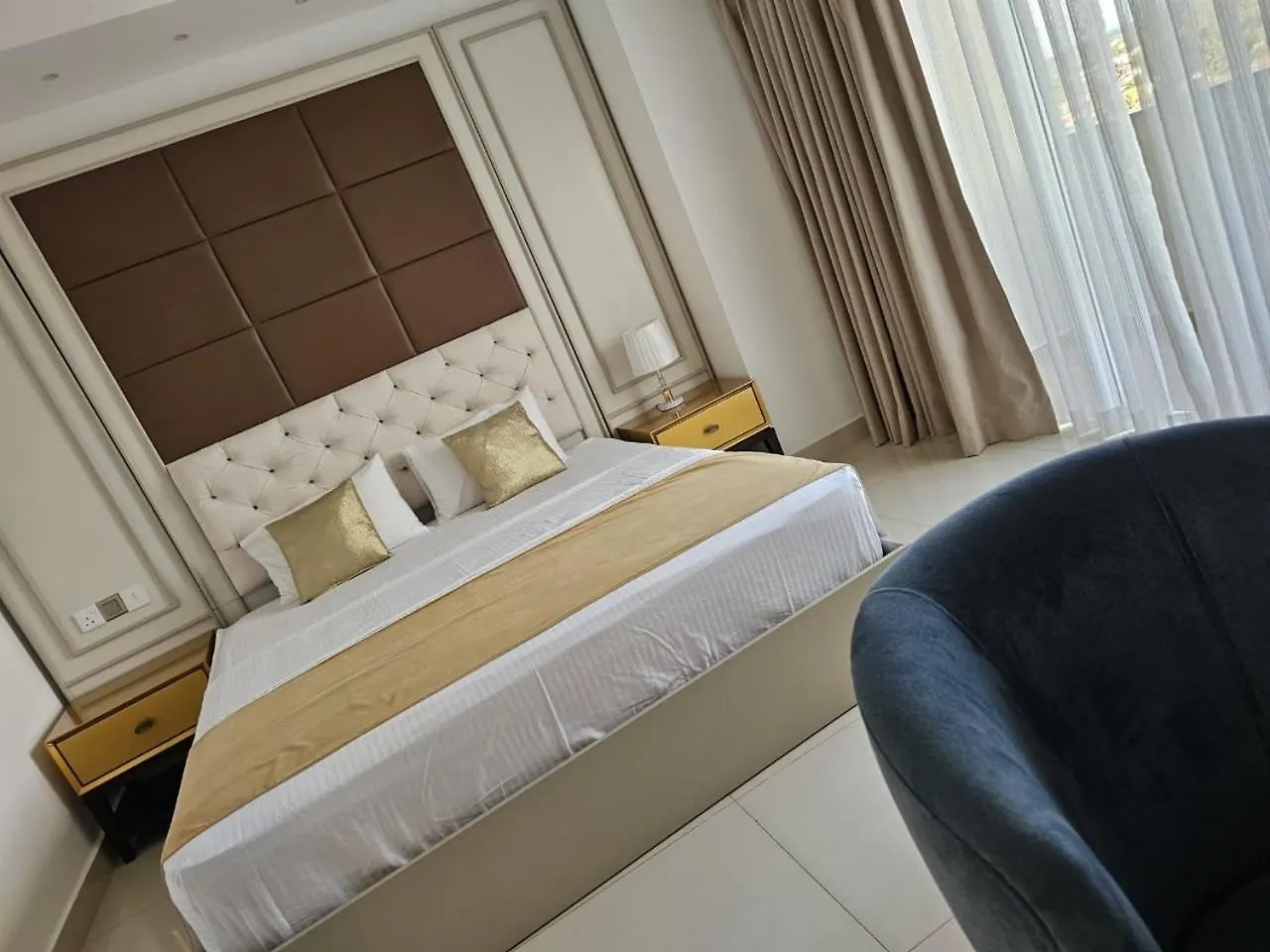 Ocean Breeze Sea View Luxury Apartments Νεγκόμπο